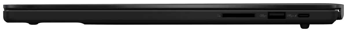 검은색 노트북 옆면에 SD 카드 슬롯, USB-A, USB-C가 있는 에이수스 ProArt P16 공식 사진